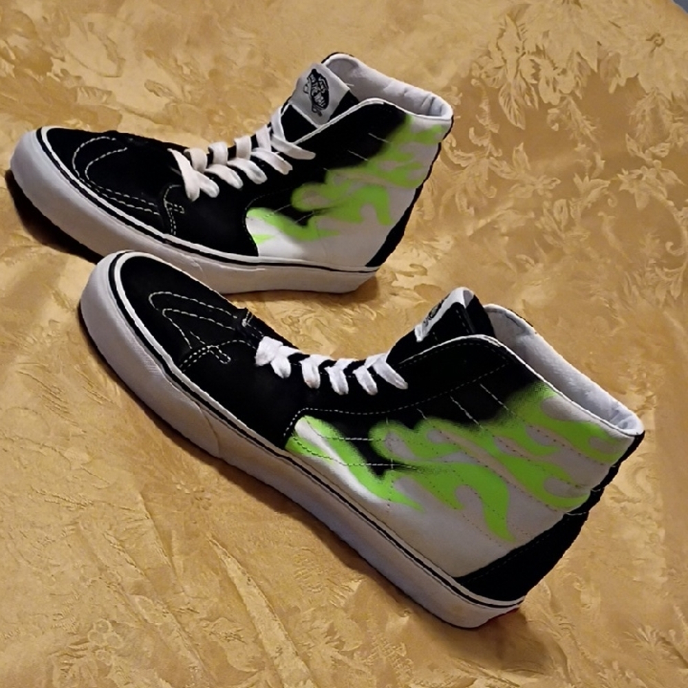 VANS Sk8-Hi Black Sneakers with Neon Green Flames Men's 9.5 Women's 11.0